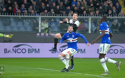Cristiano Ronaldo Insane Jump Live Wallpaper screenshot